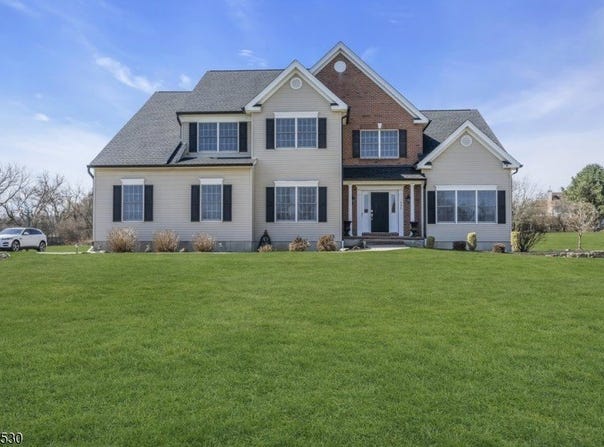 400 Bradford Lane, Greenwich Twp., NJ 08804-4010