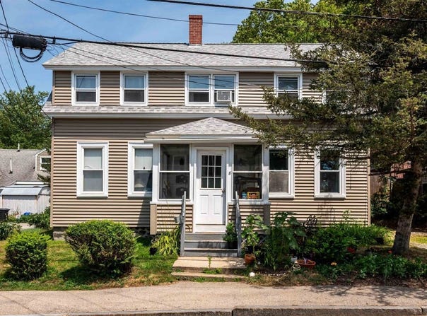 8 South Street, Newmarket, NH 03857