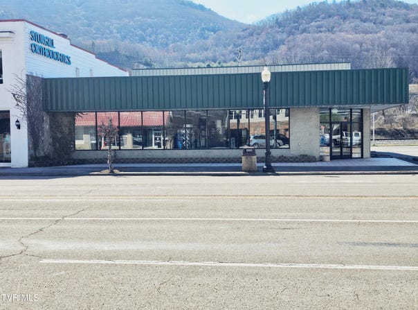 629 Northwest Park Avenue, Norton, VA 24273