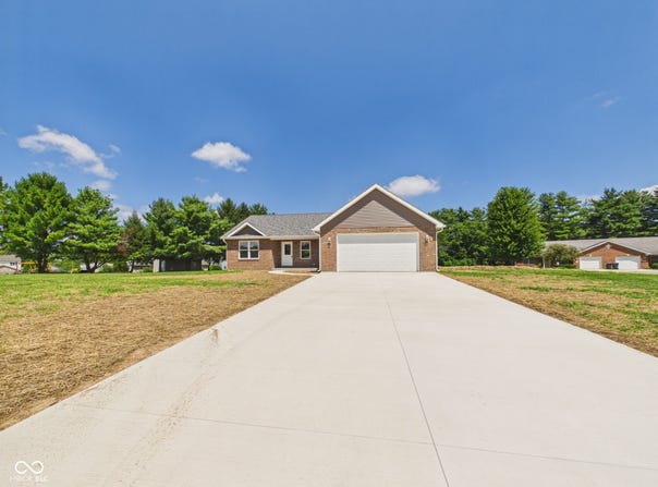 5158 NW High Street, New Castle, IN 47362