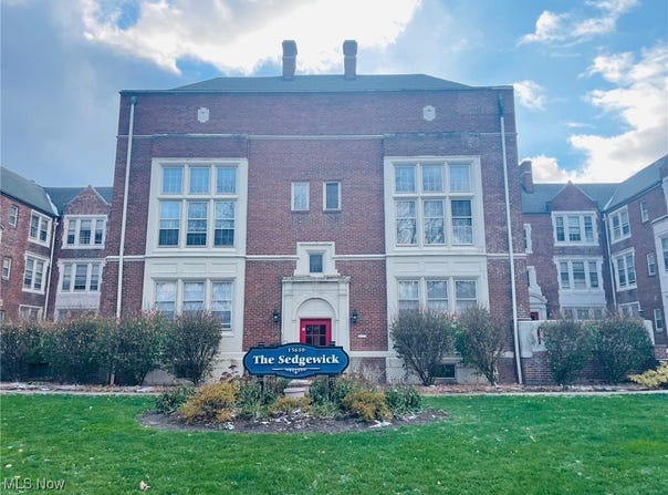 15610 Van Aken Boulevard unit: 4, Shaker Heights, OH 44120