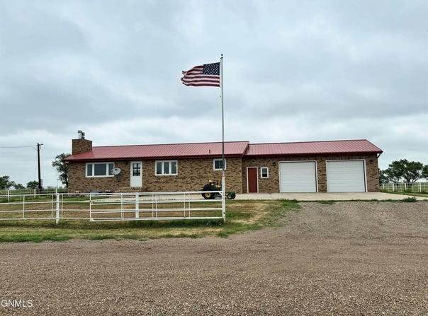 2395 BIA Road 7, Selfridge, ND 58568