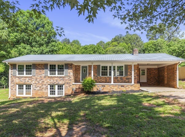 104 Doyle Drive, Seneca, SC 29678