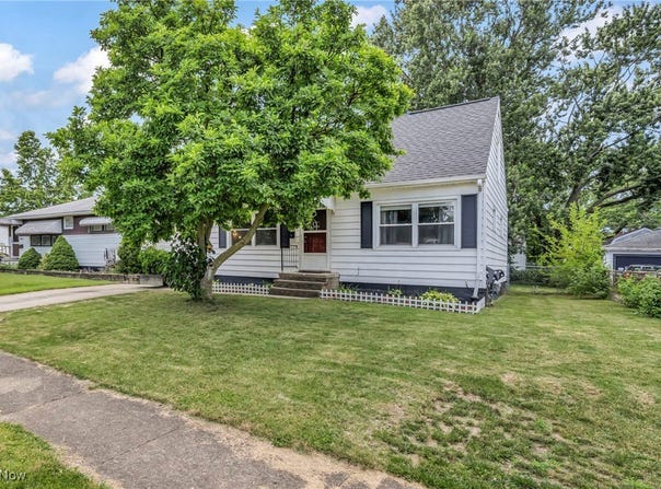 5244 W 150th Street, Brook Park, OH 44142