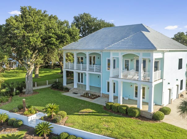 245 Front Beach Drive, Ocean Springs, MS 39564