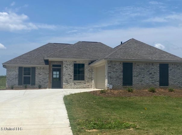 129 Madisonville Drive, Canton, MS 39046