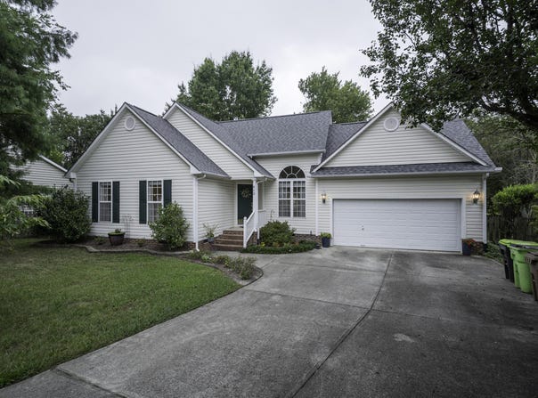 413 Springside Drive, Holly Springs, NC 27540