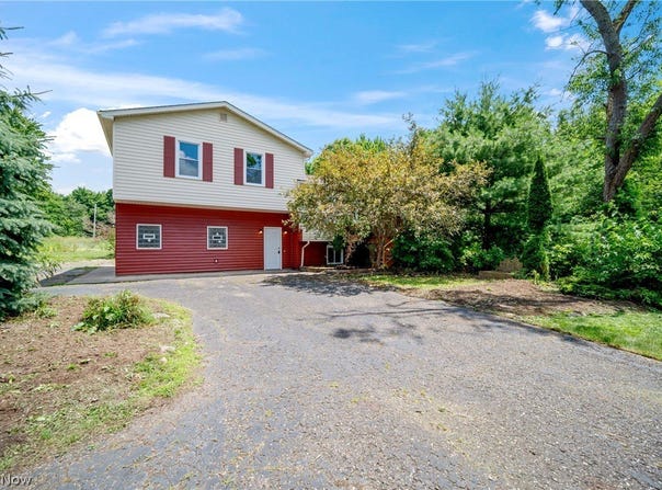 16949 Ravenna Road, Chagrin Falls, OH 44023