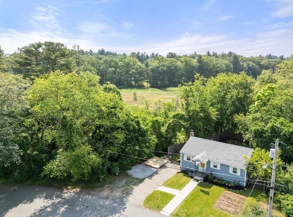 24 Springwell Rd, Billerica, MA 01821