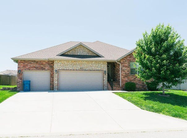 1205 N 12th Avenue, Ozark, MO 65721