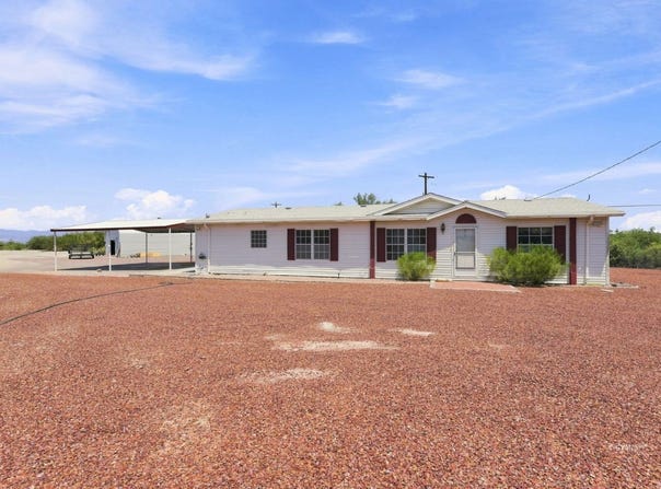 6582 S Agusta Ln, Safford, AZ 85546