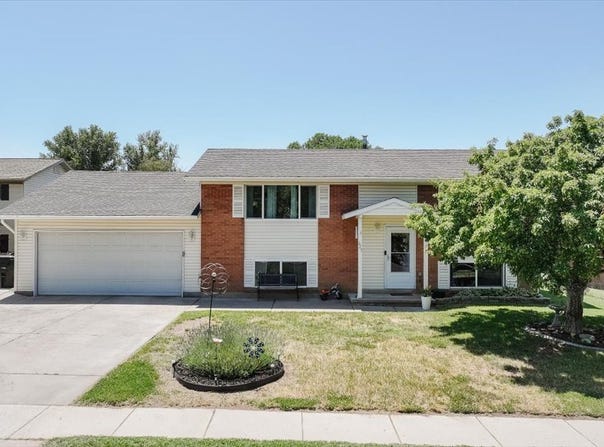 623 W 1635 N, Clinton, UT 84015