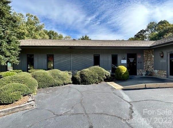 352 Harper Avenue NW, Lenoir, NC 28645