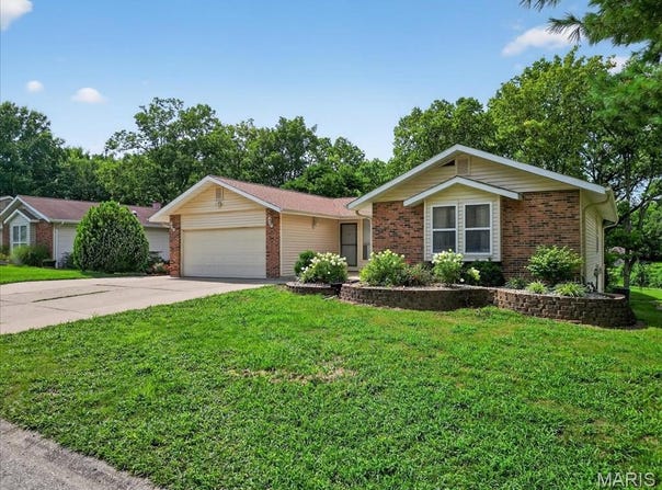 17 Treebeard Circle, MO 63303