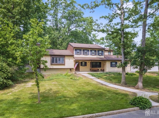 2 Kerry Court, Old Bridge, NJ 08857