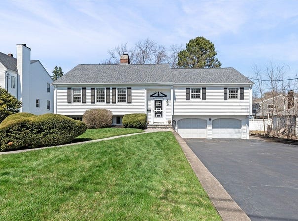 295 Lowell St, Peabody, MA 01960