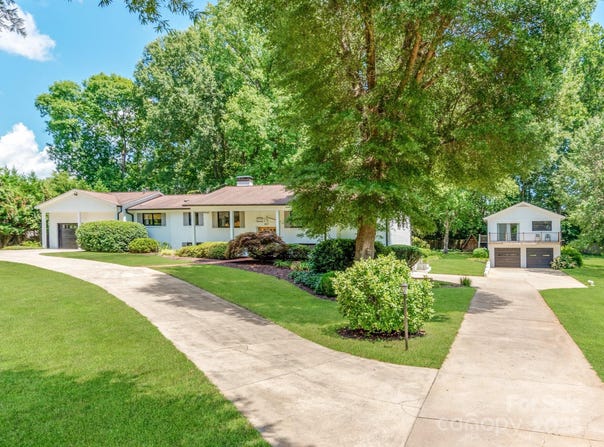607 W School Street, Maiden, NC 28650