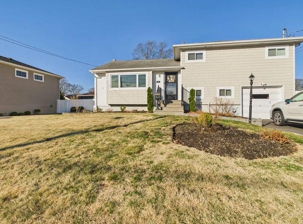 48 Whittier Avenue, North Babylon, NY 11703