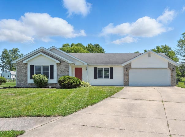806 Deer Ridge Crossing, Auburn, IN 46706-1490