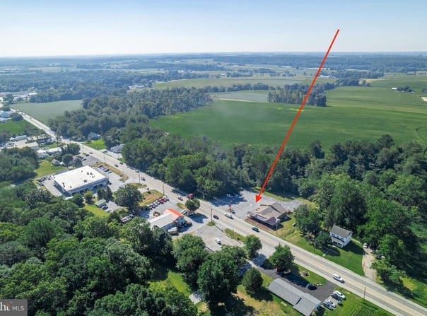 5626 W LINCOLN HIGHWAY, PARKESBURG, PA 19365