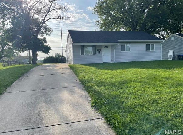 108 Saint Matthew Avenue, O'Fallon, MO 63366