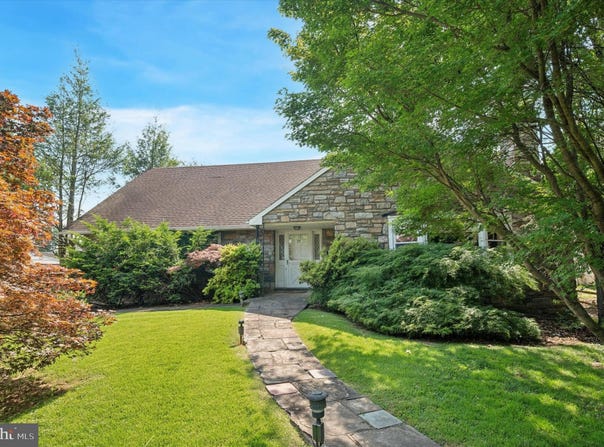 26 N EDMONDS AVENUE, HAVERTOWN, PA 19083