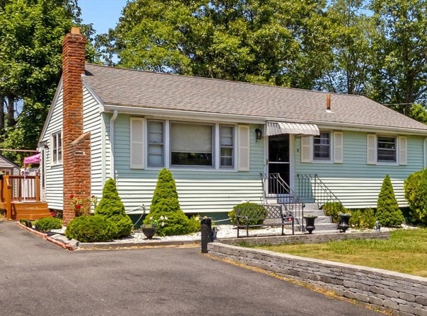 5 Oakwood Avenue, Randolph, MA 02368