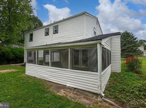 728 BLUE JAY ROAD, HARRISBURG, PA 17111