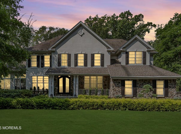 50 Beacon Hill Road, Morganville, NJ 07751