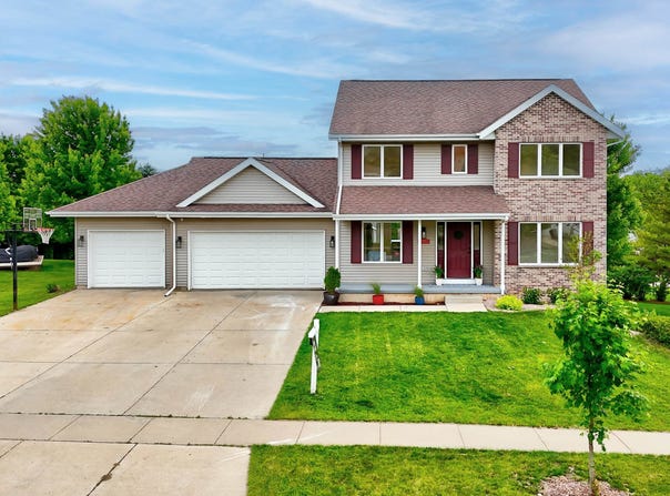1505 Green Valley Road, Mount Horeb, WI 53572