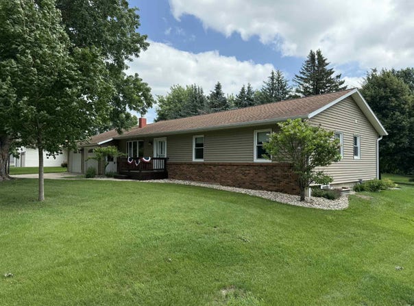 306 11th Ave NE, Sibley, IA 51249