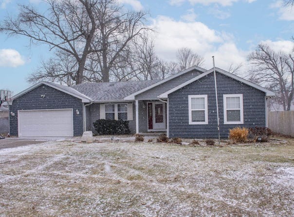 10532 Toledo Avenue, Osceola, IN 46561-9758