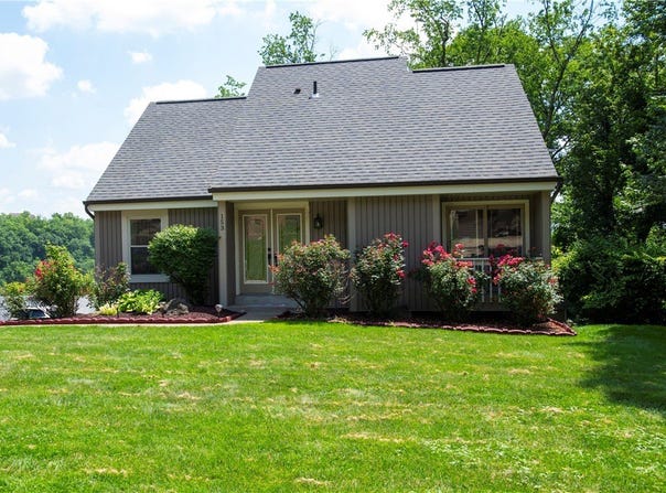 153 Cassia Dr, Jefferson Hills, PA 15025