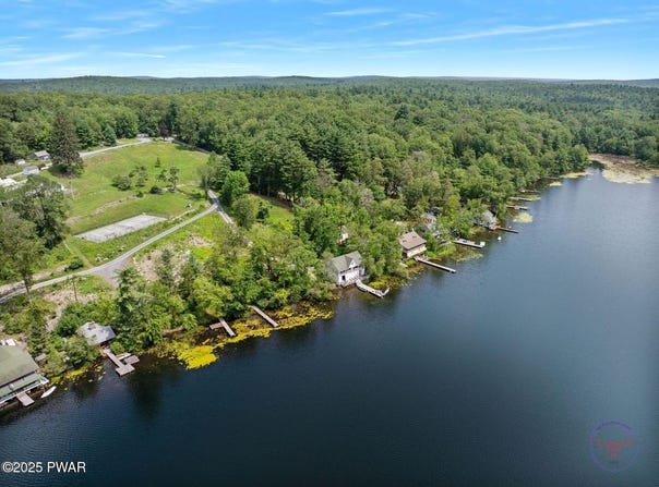 121 Nyce Road, Dingmans Ferry, PA 18328