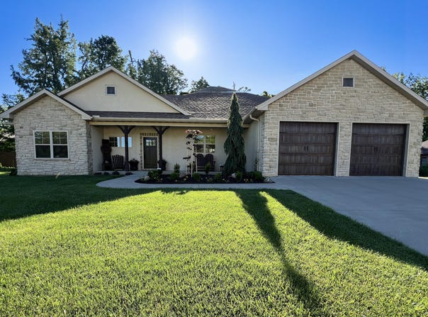 800 Oregon TRL, Boonville, MO 65233