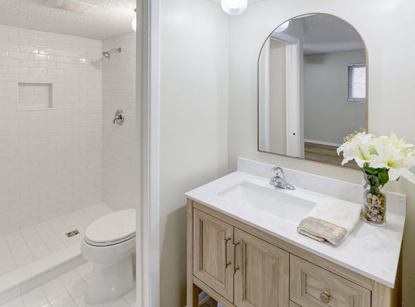 805 Andrea Lane, Hanahan, SC 29410