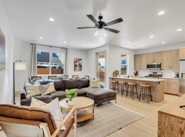 2420 SAGE Dr, Santa Clara, UT 84765