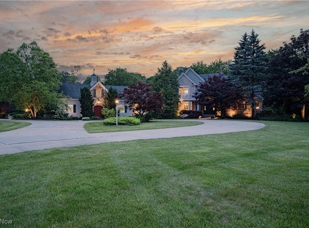 7488 Valley View Road, Hudson, OH 44236