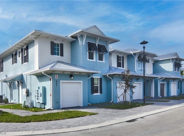Bonita Springs, FL 34135, Address available on request Apartment for ...