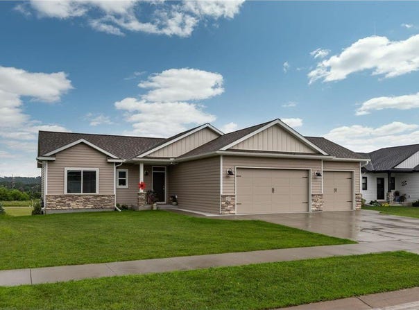 1427 Amco Dr SE, Chatfield, MN 55923