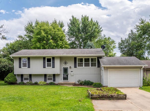 1025 Iowa Street, LaPorte City, IA 50651