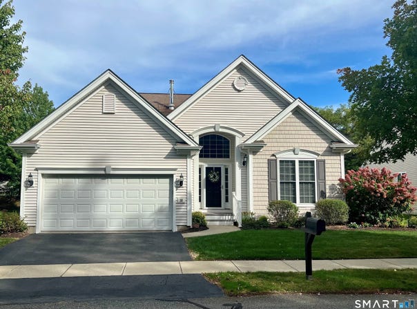 30 Wadsworth Lane, Wallingford, CT 06492