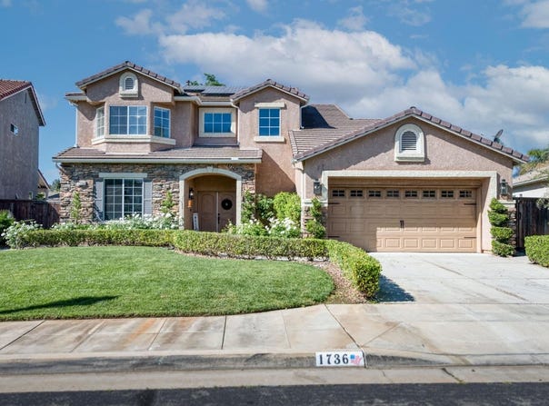 1736 N Holly Avenue, Clovis, CA 93619