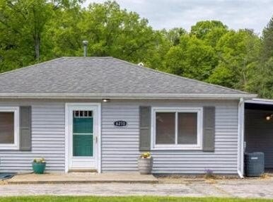 6210 Johnson Road, Coloma, MI 49038