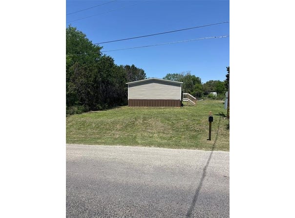 1102 Pawnee Trail, Granbury, TX 76048