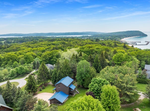 110 W TERRACE LANE COMMONS, LELAND, MI 49654