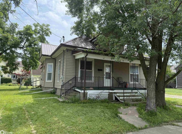414 E Sheridan Avenue, Centerville, IA 52544