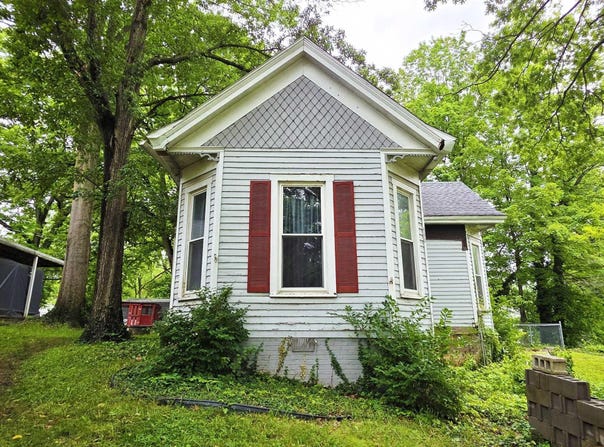 430 E 5th Street, Mount Carmel, IL 62863