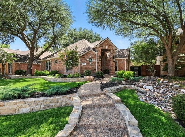 10202 Waters Drive, Irving, TX 75063