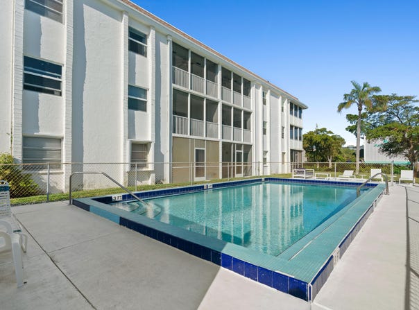 236 Castlewood Drive, North Palm Beach, FL 33408